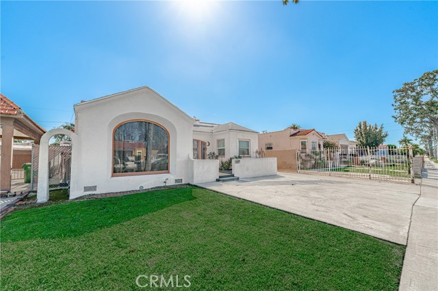 Detail Gallery Image 2 of 46 For 412 S Burris Ave, Compton,  CA 90221 - 3 Beds | 2 Baths