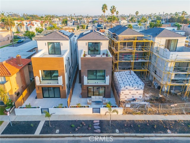 Detail Gallery Image 2 of 49 For 422 20th St, Huntington Beach,  CA 92648 - 3 Beds | 4/1 Baths