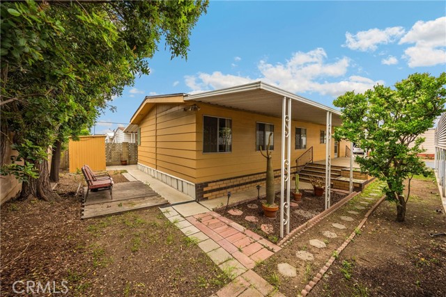 2240 Lake Glen Dr, La Habra CA: https://media.crmls.org/medias/25539ecc-9fd1-4051-ae53-cc1ddbd95874.jpg