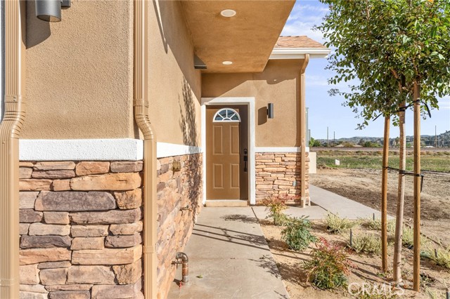 Detail Gallery Image 6 of 35 For 904 Hert St, Colton,  CA 92324 - 4 Beds | 2/1 Baths