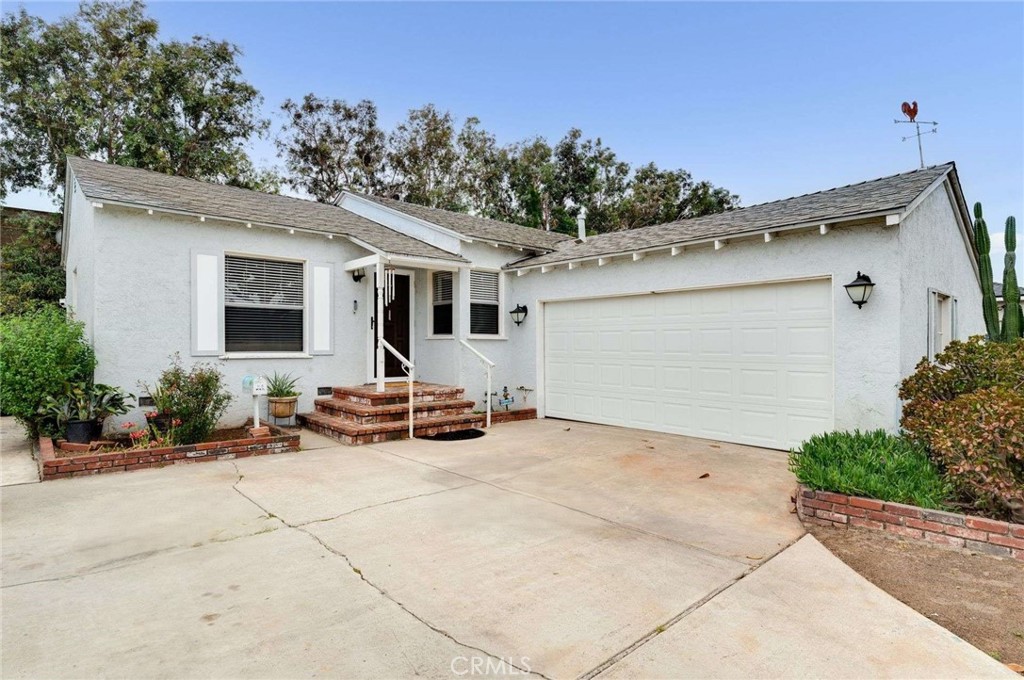 1206 W 187th Place