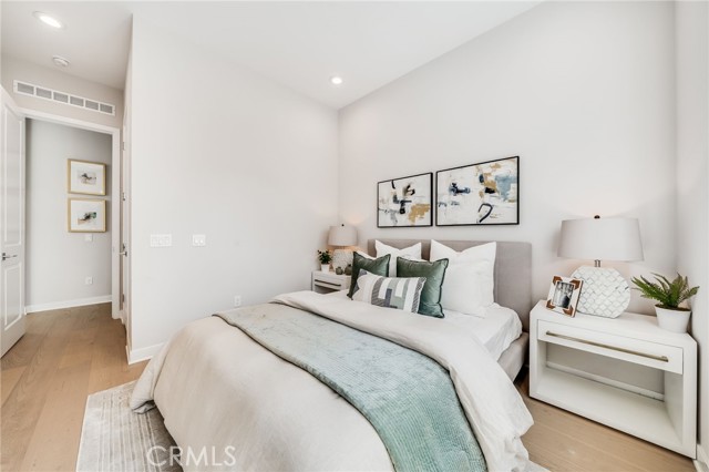 Detail Gallery Image 4 of 58 For 301 Brackens, Lake Forest,  CA 92630 - 4 Beds | 4 Baths