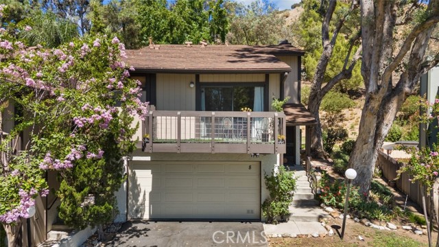 Detail Gallery Image 1 of 34 For 10831 Roycroft St #8,  Sun Valley,  CA 91352 - 3 Beds | 3 Baths