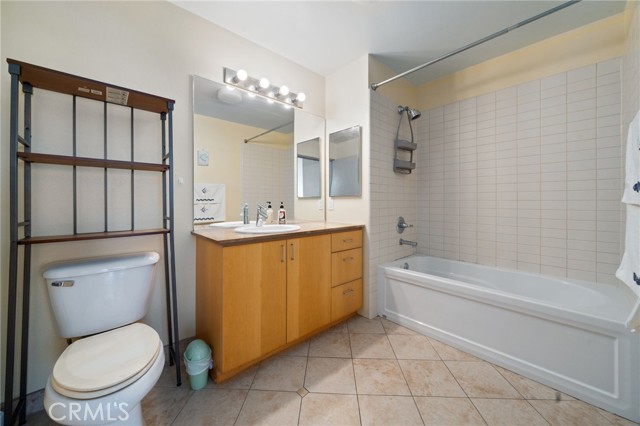 285 W. 6th Street, Unit #527, San Pedro CA: https://media.crmls.org/medias/2554c191-f634-4f73-b426-54359e468e1a.jpg