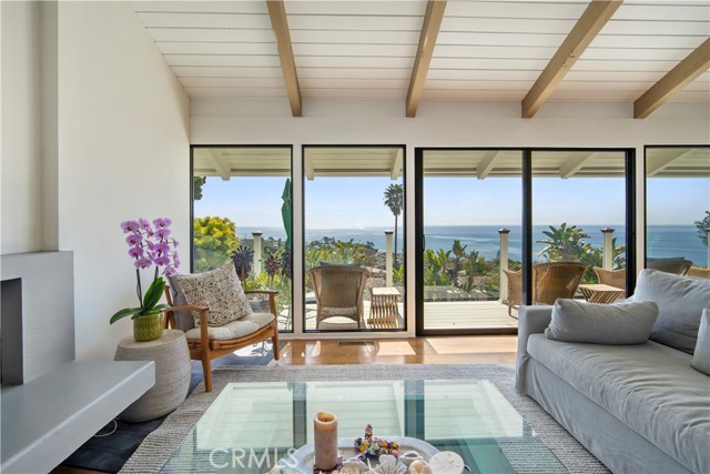 Detail Gallery Image 15 of 54 For 19 N Vista De La Luna, Laguna Beach,  CA 92651 - 3 Beds | 2 Baths