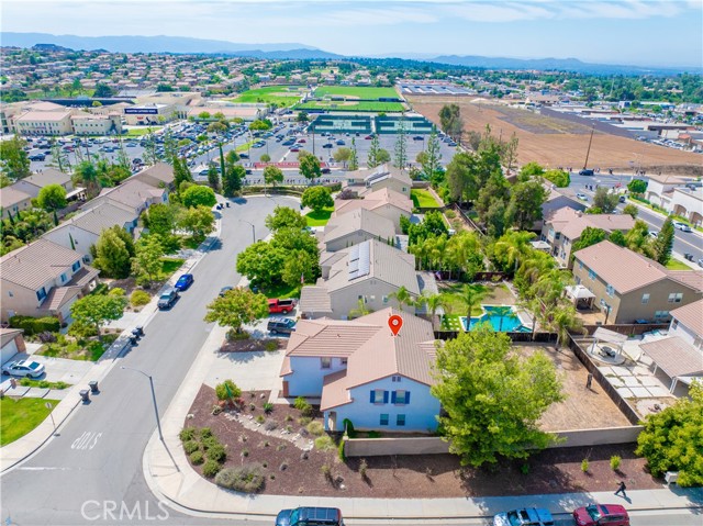 19068 Clover Court, Riverside CA: https://media.crmls.org/medias/255668aa-fb98-4e10-9397-aa0f362997a5.jpg