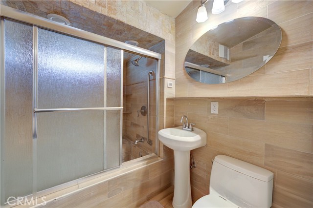 735 E Fesler Street, Santa Maria CA: https://media.crmls.org/medias/25575efb-cf5e-4be2-aed5-cc32ed504fd8.jpg