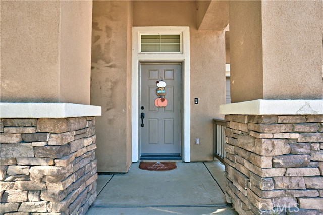 Detail Gallery Image 4 of 44 For 3902 Bluff, Perris,  CA 92571 - 4 Beds | 2/1 Baths