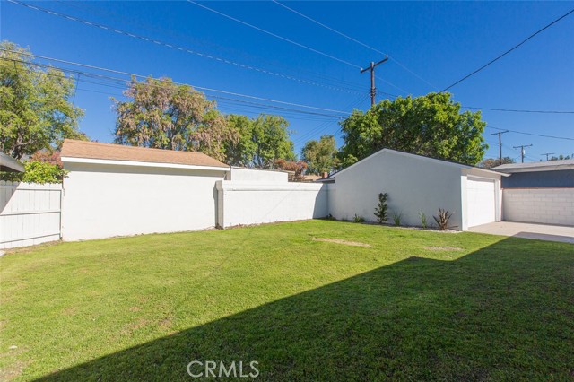 417 W Leeside, Glendora CA: https://media.crmls.org/medias/2559a3f3-07a7-45bb-97fe-a7fa9c6c4e46.jpg
