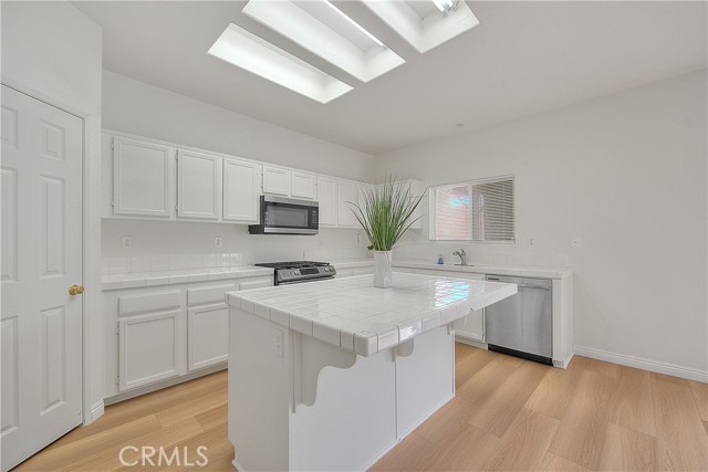 13207 Eastview, Victorville CA: https://media.crmls.org/medias/255a2db6-ce44-4e2a-a733-ba07ba76001e.jpg