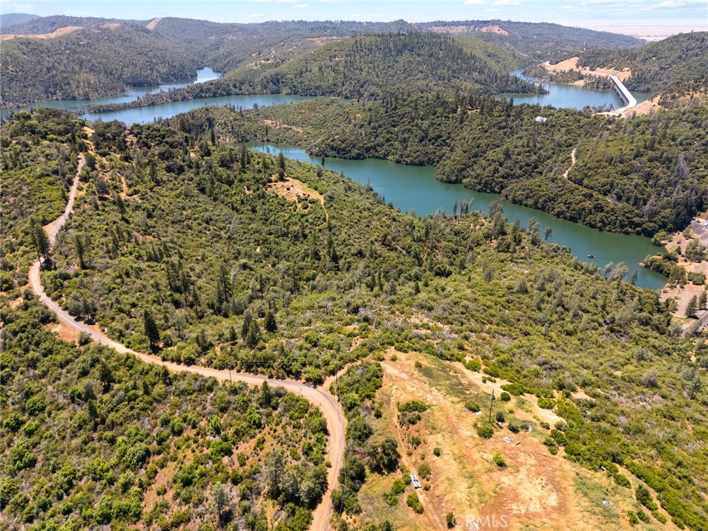 https://media.crmls.org/medias/255a79f5-fa3e-4d51-86d2-a29892e0c338.jpg?preset=X-Large