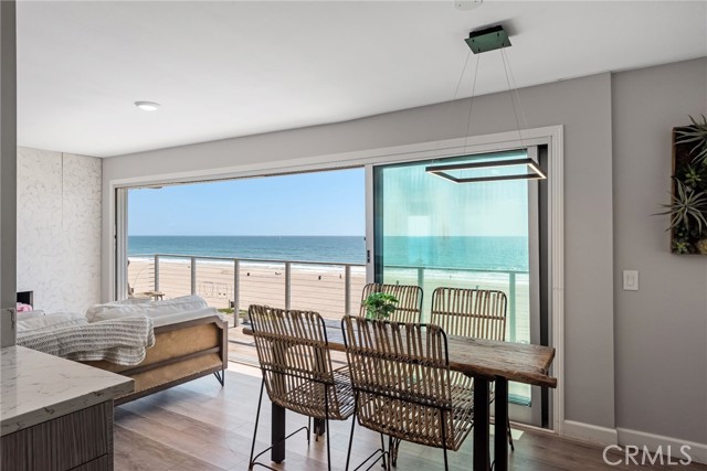 2208 The Strand, Manhattan Beach CA: https://media.crmls.org/medias/255a9f04-623e-4274-babf-efe20981e0ae.jpg