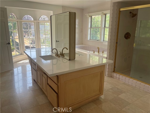 26421 Broken Bit Lane, Laguna Hills CA: https://media.crmls.org/medias/255aa839-b590-419b-a55a-239fcc6293fe.jpg