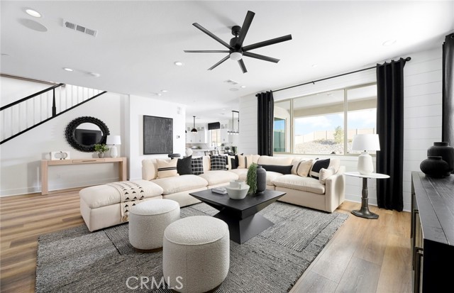 Detail Gallery Image 5 of 15 For 3992 Hudson Ln, Lake Elsinore,  CA 92530 - 4 Beds | 2/1 Baths