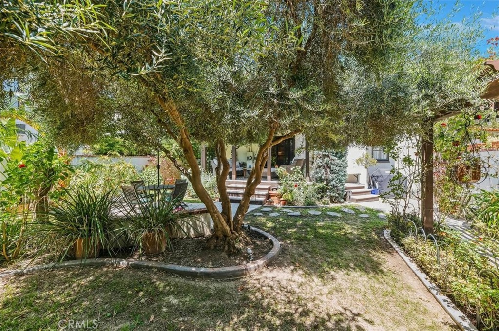 https://media.crmls.org/medias/255b31ed-2732-470a-9fdb-c4bf50dbfa40.jpg?preset=X-Large