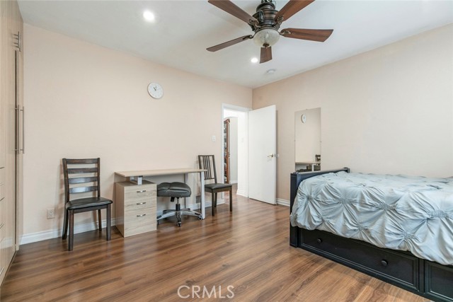 533 Hawthorne Street, Glendale CA: https://media.crmls.org/medias/255b4ddb-6874-4960-99fe-70fc87446135.jpg