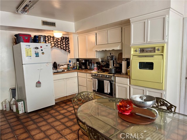 Detail Gallery Image 17 of 28 For 13822 Pasadena, Santa Ana,  CA 92705 - 3 Beds | 2 Baths