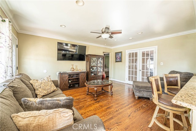 1915 E 55th Street, Long Beach CA: https://media.crmls.org/medias/255bf2da-4c62-4fe4-bab3-8fde7ea627cc.jpg