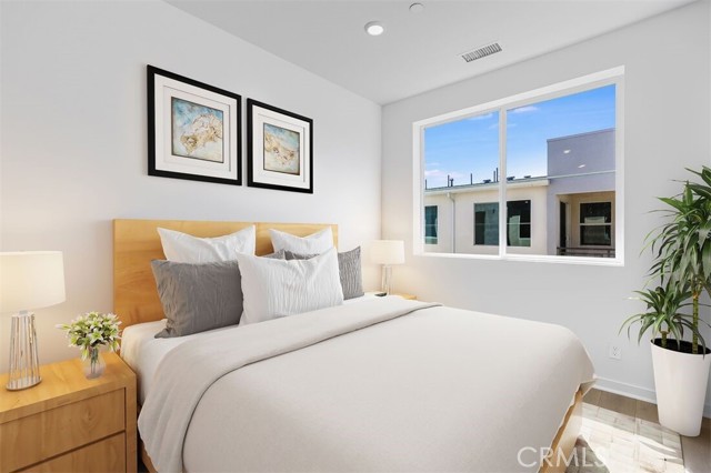 Detail Gallery Image 9 of 18 For 980 N Tangent Privado #303,  Ontario,  CA 91764 - 1 Beds | 1 Baths