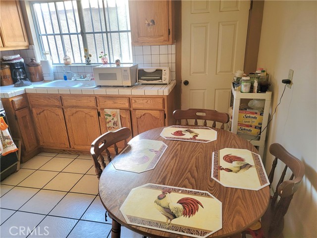 4214 Rosewood Avenue, Los Angeles CA: https://media.crmls.org/medias/255c21a7-656d-42e5-9f35-defc6fc13bbd.jpg