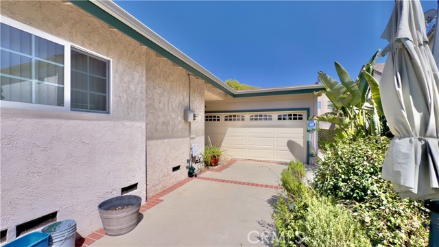 Detail Gallery Image 2 of 34 For 9428 Noble Ave, North Hills,  CA 91343 - 4 Beds | 3 Baths