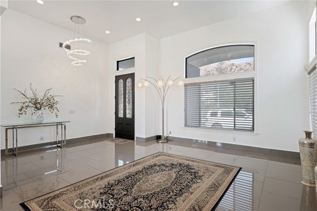 Detail Gallery Image 7 of 59 For 17764 Sidwell, Granada Hills,  CA 91344 - 4 Beds | 4 Baths