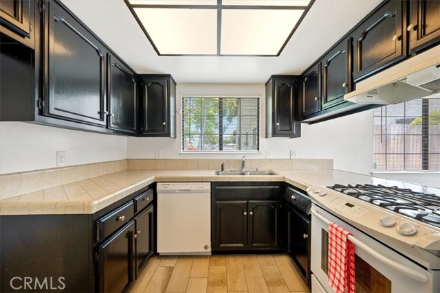 Detail Gallery Image 14 of 44 For 546 Northpoint Cir, Santa Maria,  CA 93455 - 4 Beds | 2/1 Baths