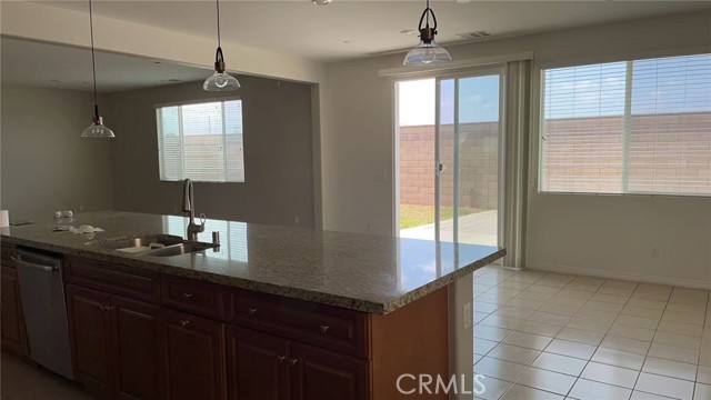 Detail Gallery Image 5 of 37 For 14950 Henry St, Corona,  CA 92880 - 4 Beds | 3 Baths