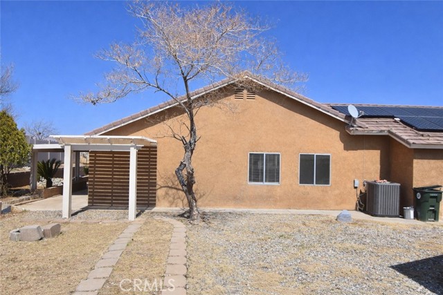 Detail Gallery Image 9 of 11 For 14129 La Mirada, Victorville,  CA 92392 - 5 Beds | 2 Baths