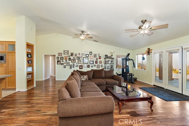 Detail Gallery Image 18 of 34 For 9050 Ponderosa Rd, Pinon Hills,  CA 92372 - 4 Beds | 2 Baths