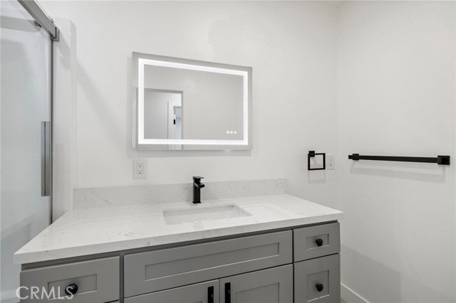 Detail Gallery Image 15 of 29 For 2960 Alta Laguna, Laguna Beach,  CA 92651 - 3 Beds | 2 Baths