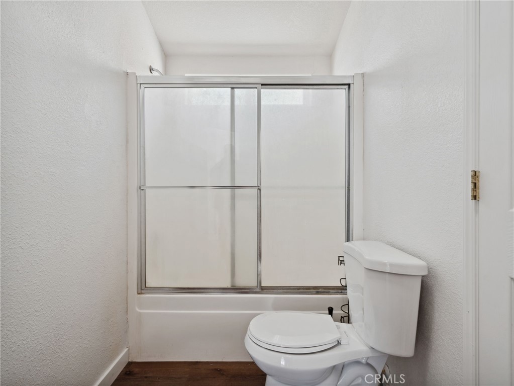 https://media.crmls.org/medias/255f204c-e9cd-4ead-8de6-8f7b57609ba5.jpg?preset=X-Large