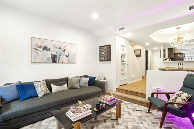 716 Maltman Avenue, Los Angeles CA: https://media.crmls.org/medias/25600abf-2a08-4f69-9959-c10dddc0a9c6.jpg