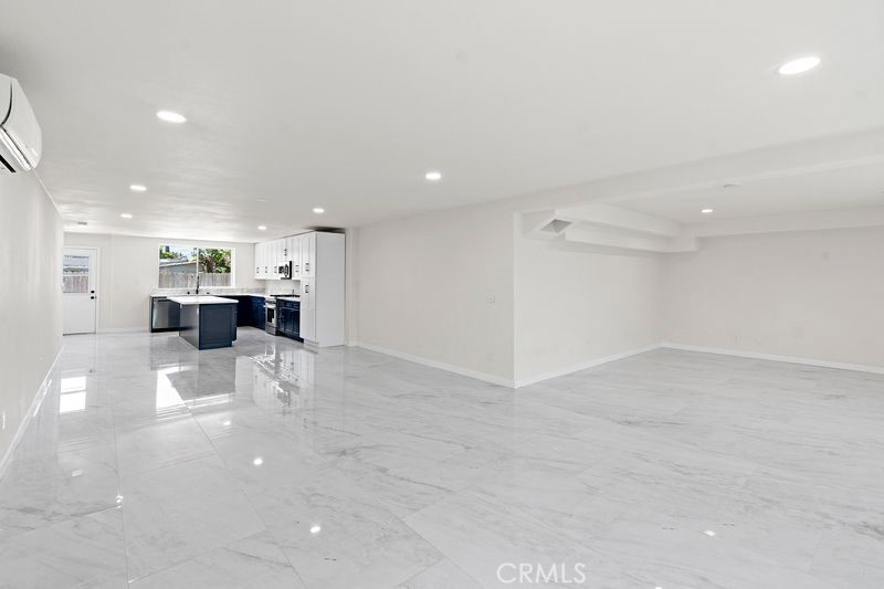 MLS #OC26162895 image #1