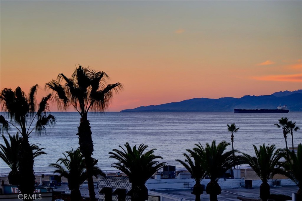 1045 Manhattan Avenue, Hermosa Beach, CA 90254