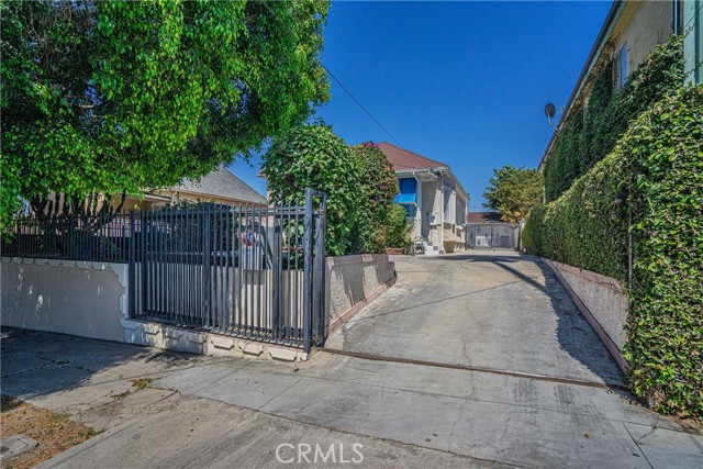 1146 Irolo Street, Los Angeles, California 90006, 3 Bedrooms Bedrooms, ,1 BathroomBathrooms,Single Family Residence,For Sale,Irolo,SB24148200