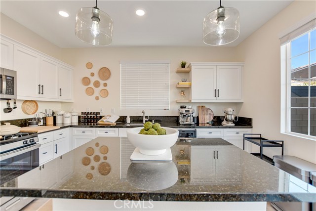 Detail Gallery Image 15 of 64 For 16276 Valley Oak Ln, Fontana,  CA 92336 - 3 Beds | 2/1 Baths