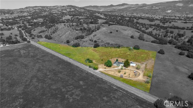 Detail Gallery Image 8 of 41 For 70331 Vineyard Canyon Rd., Parkfield,  CA 93451 - 4 Beds | 2 Baths