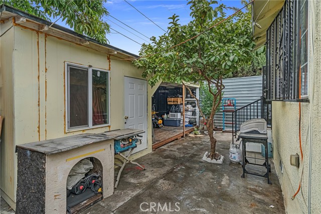 11513 S San Pedro, Los Angeles CA: https://media.crmls.org/medias/2565fc84-827d-4aad-8d1b-11cc1292bef5.jpg