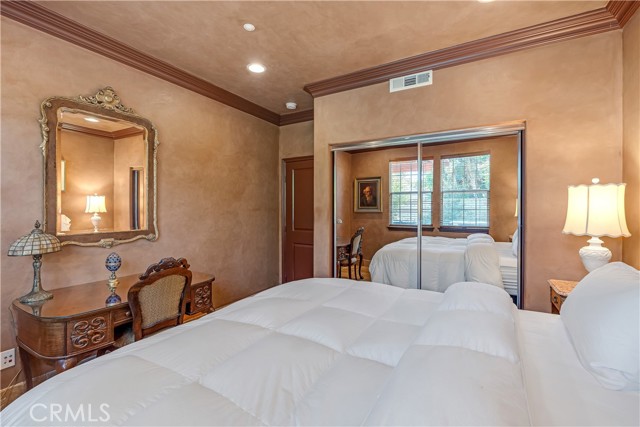 780 W Aster Place, Santa Ana CA: https://media.crmls.org/medias/25662790-8781-4716-b534-4ac38b6035aa.jpg
