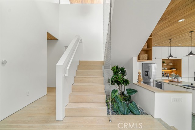1357 Voorhees Avenue, Manhattan Beach CA: https://media.crmls.org/medias/25666d0e-9421-43c5-86a7-0120090f42a0.jpg