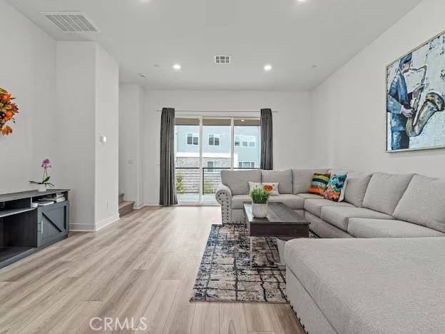 Detail Gallery Image 5 of 44 For 352 Tank, Irvine,  CA 92618 - 3 Beds | 3/1 Baths