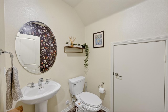 16765 Stags Leap Lane, Fontana CA: https://media.crmls.org/medias/2566c1ad-d1eb-4c8c-b3d1-df074e6c1a0b.jpg