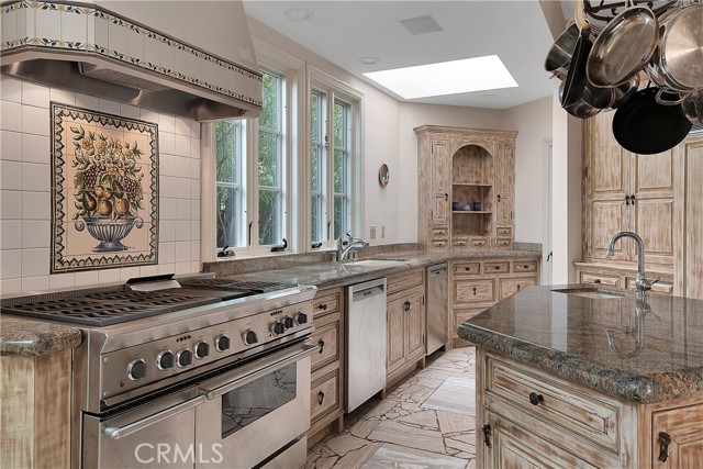 21149 Entrada Road, Topanga CA: https://media.crmls.org/medias/25684150-6f64-46fe-91ca-0f40c710d217.jpg