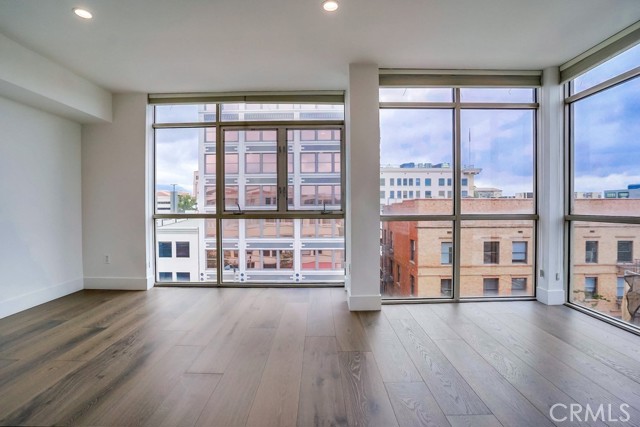 35 Raymond N, Pasadena CA: https://media.crmls.org/medias/25687ec5-5feb-4841-8147-0303afd63153.jpg