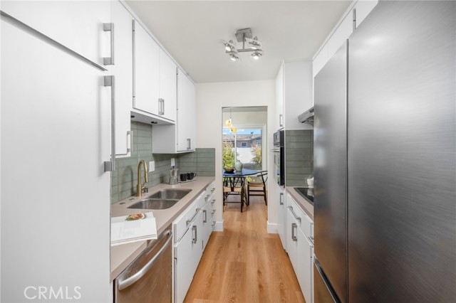 Detail Gallery Image 9 of 35 For 1010 Palm Ave #207,  West Hollywood,  CA 90069 - 2 Beds | 2 Baths