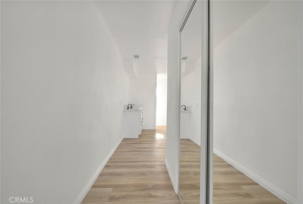 https://media.crmls.org/medias/256a73ba-ec58-4327-bea4-36f17dc61480.jpg?preset=X-Large
