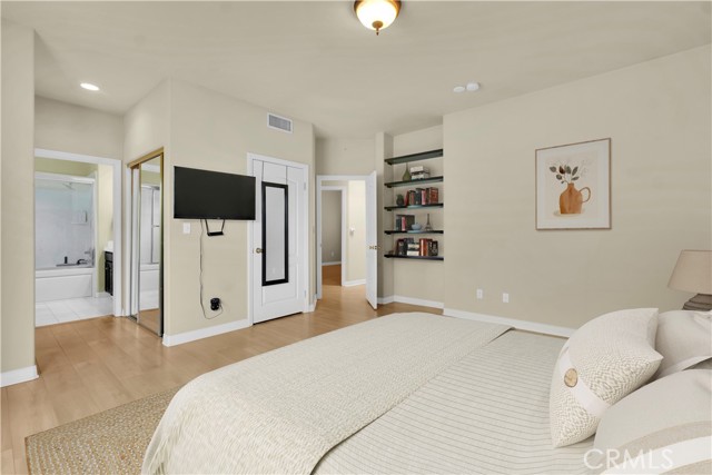 Detail Gallery Image 13 of 38 For 5242 Vesper #7,  Sherman Oaks,  CA 91411 - 3 Beds | 3 Baths