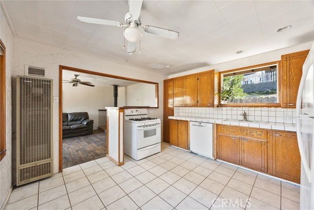 Detail Gallery Image 12 of 25 For 209 E End, Frazier Park,  CA 93225 - 2 Beds | 1 Baths