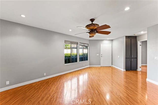 Detail Gallery Image 17 of 24 For 14870 Stonehedge Ln, Westminster,  CA 92683 - 2 Beds | 2 Baths